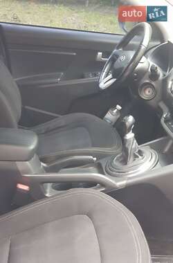 Внедорожник / Кроссовер Kia Sportage 2012 в 