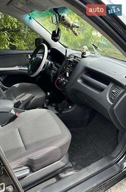 Позашляховик / Кросовер Kia Sportage 2005 в 