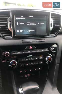 Позашляховик / Кросовер Kia Sportage 2016 в 