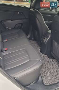 Позашляховик / Кросовер Kia Sportage 2013 в 