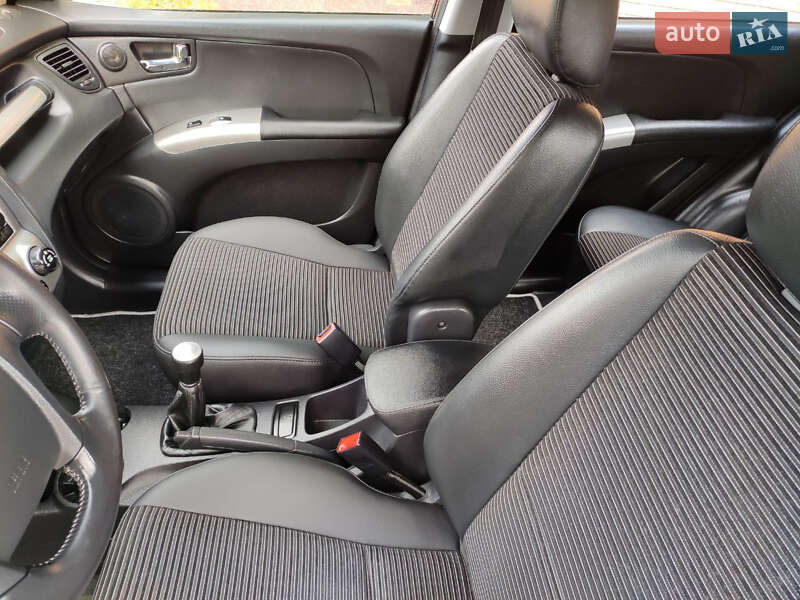 Внедорожник / Кроссовер Kia Sportage 2007 в Красилове