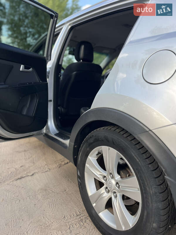 Внедорожник / Кроссовер Kia Sportage 2011 в Золотоноше