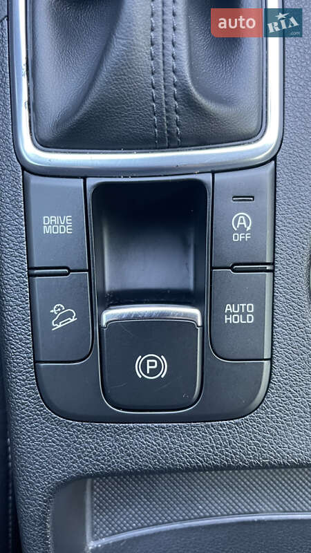 Внедорожник / Кроссовер Kia Sportage 2016 в Шептицькому