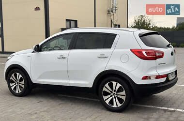 Внедорожник / Кроссовер Kia Sportage 2012 в 