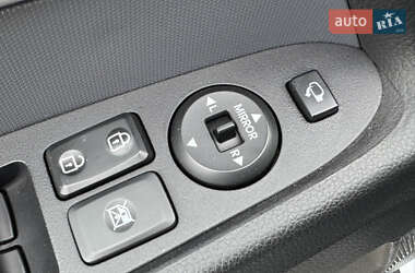 Внедорожник / Кроссовер Kia Sportage 2012 в 