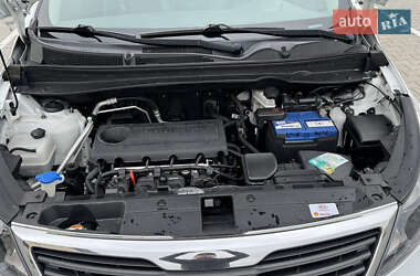Внедорожник / Кроссовер Kia Sportage 2012 в 