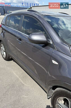 Внедорожник / Кроссовер Kia Sportage 2012 в 