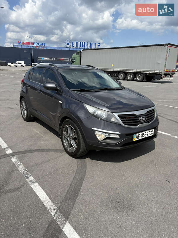 Внедорожник / Кроссовер Kia Sportage 2012 в 