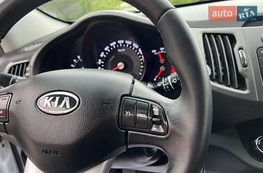 Внедорожник / Кроссовер Kia Sportage 2011 в 