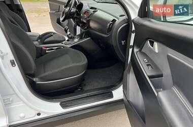 Внедорожник / Кроссовер Kia Sportage 2011 в 
