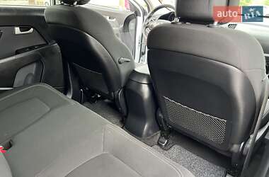 Внедорожник / Кроссовер Kia Sportage 2011 в 