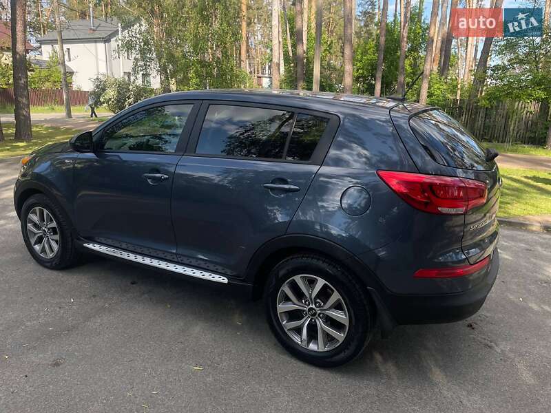 Позашляховик / Кросовер Kia Sportage 2015 в Києві