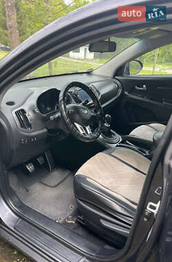 Внедорожник / Кроссовер Kia Sportage 2012 в 