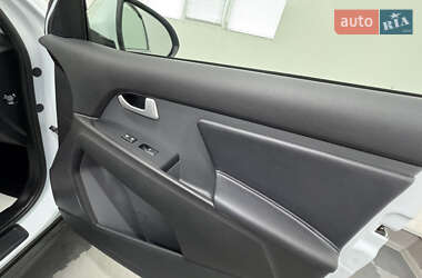Внедорожник / Кроссовер Kia Sportage 2015 в 