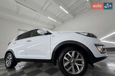 Внедорожник / Кроссовер Kia Sportage 2015 в 