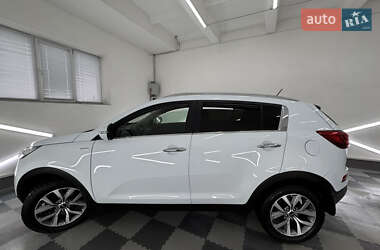 Внедорожник / Кроссовер Kia Sportage 2015 в 