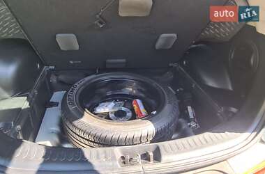 Позашляховик / Кросовер Kia Sportage 2012 в 