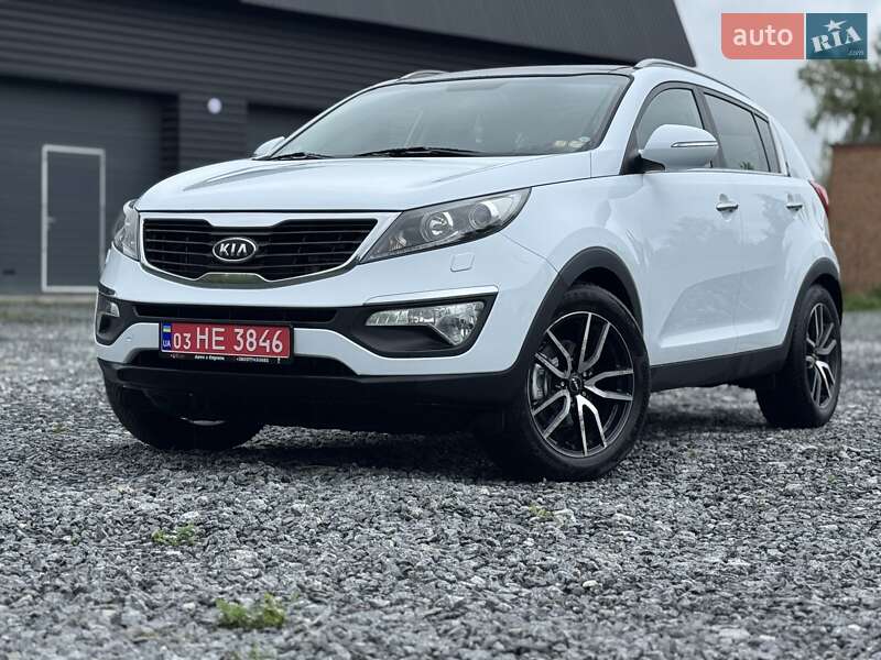 Внедорожник / Кроссовер Kia Sportage 2012 в 