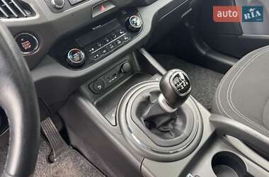 Внедорожник / Кроссовер Kia Sportage 2012 в 