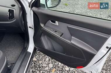 Внедорожник / Кроссовер Kia Sportage 2012 в 