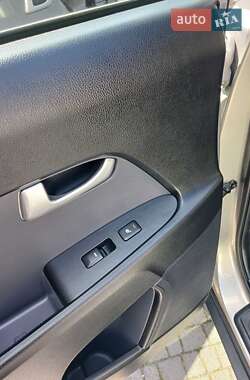Внедорожник / Кроссовер Kia Sportage 2011 в 
