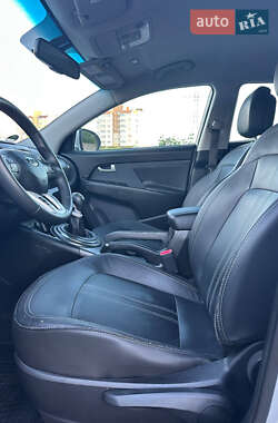 Внедорожник / Кроссовер Kia Sportage 2011 в 