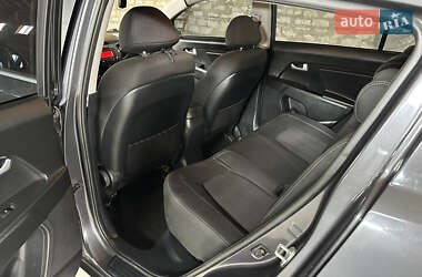 Внедорожник / Кроссовер Kia Sportage 2013 в 