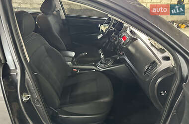 Внедорожник / Кроссовер Kia Sportage 2013 в 