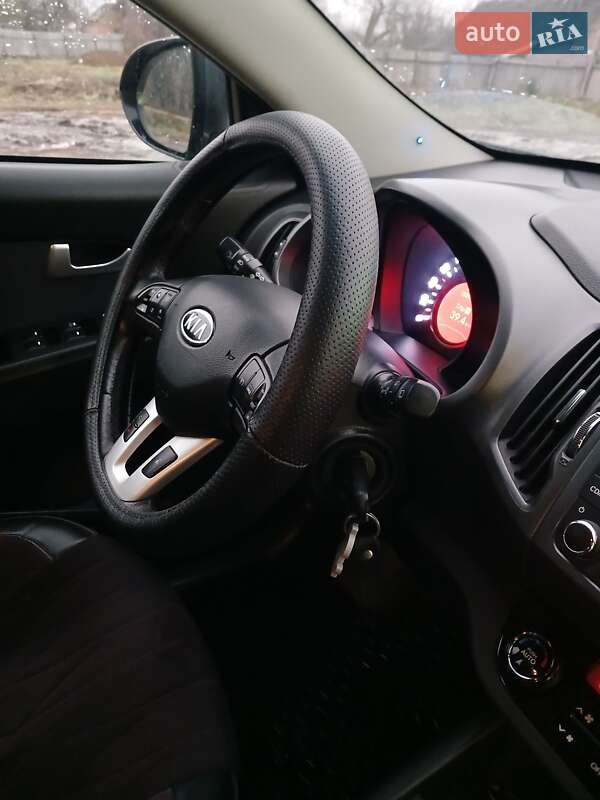 Внедорожник / Кроссовер Kia Sportage 2012 в Диканьке