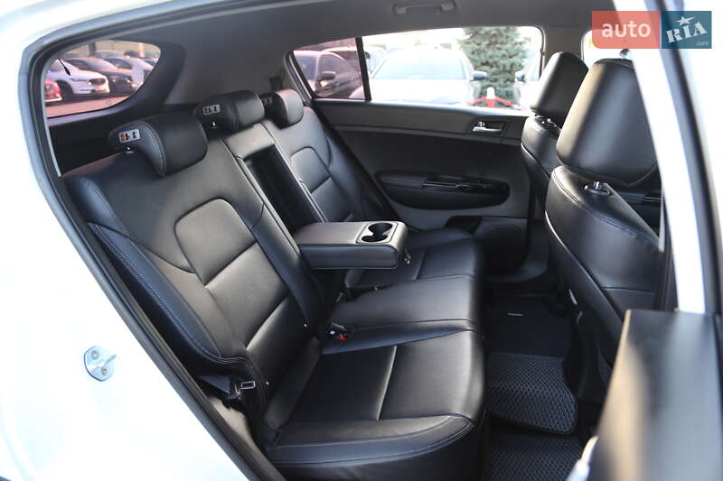 Внедорожник / Кроссовер Kia Sportage 2015 в Киеве