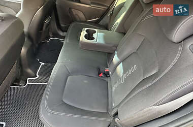 Позашляховик / Кросовер Kia Sportage 2012 в 