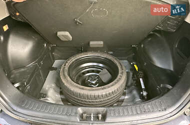 Позашляховик / Кросовер Kia Sportage 2012 в 