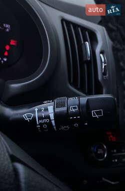 Внедорожник / Кроссовер Kia Sportage 2011 в 