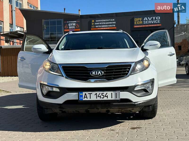 Внедорожник / Кроссовер Kia Sportage 2012 в Калуше