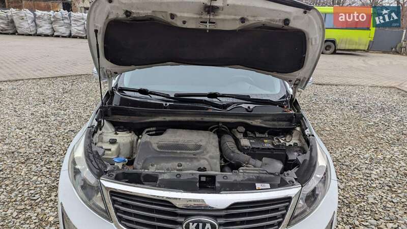 Внедорожник / Кроссовер Kia Sportage 2012 в Калуше