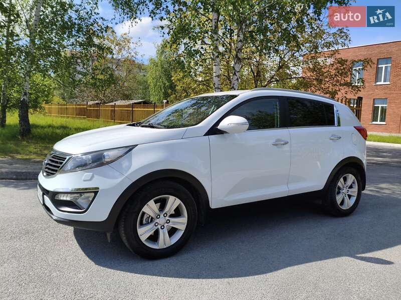 Внедорожник / Кроссовер Kia Sportage 2011 в 