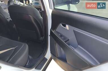 Внедорожник / Кроссовер Kia Sportage 2011 в 