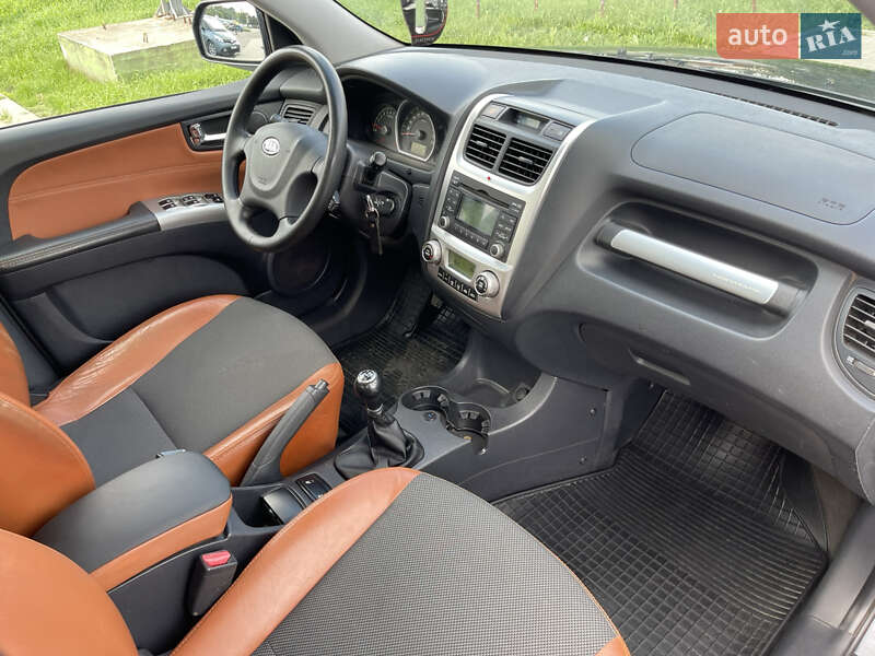 Позашляховик / Кросовер Kia Sportage 2009 в Полтаві