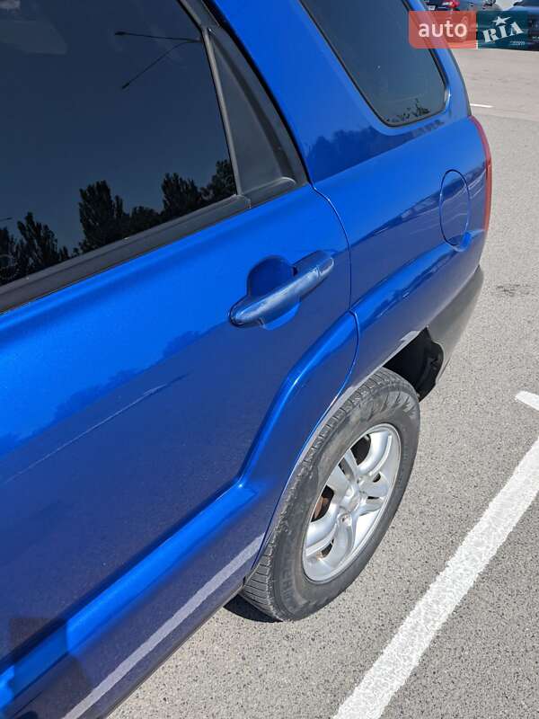 Внедорожник / Кроссовер Kia Sportage 2005 в Днепре