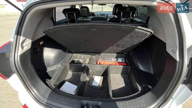 Внедорожник / Кроссовер Kia Sportage 2012 в Луцке