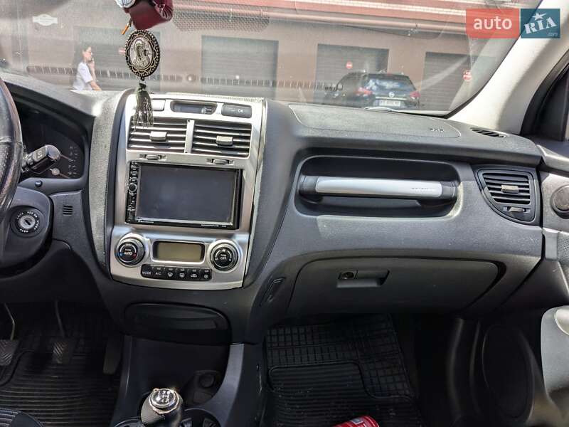 Внедорожник / Кроссовер Kia Sportage 2005 в Днепре