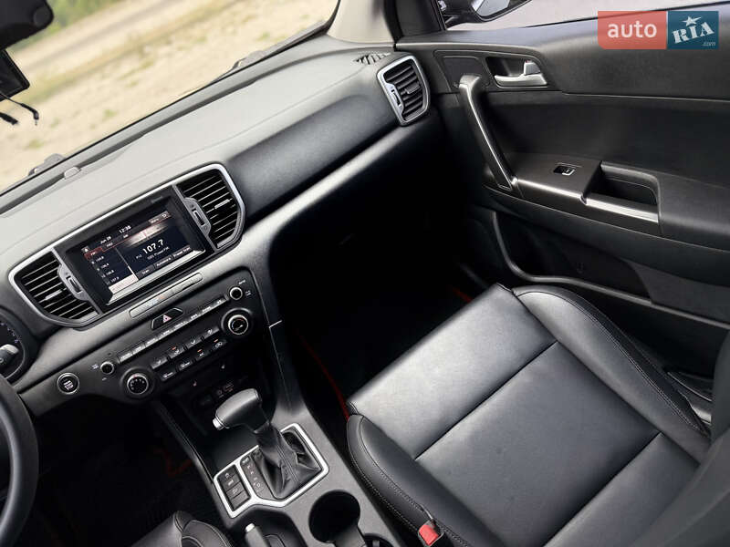 Внедорожник / Кроссовер Kia Sportage 2016 в Днепре