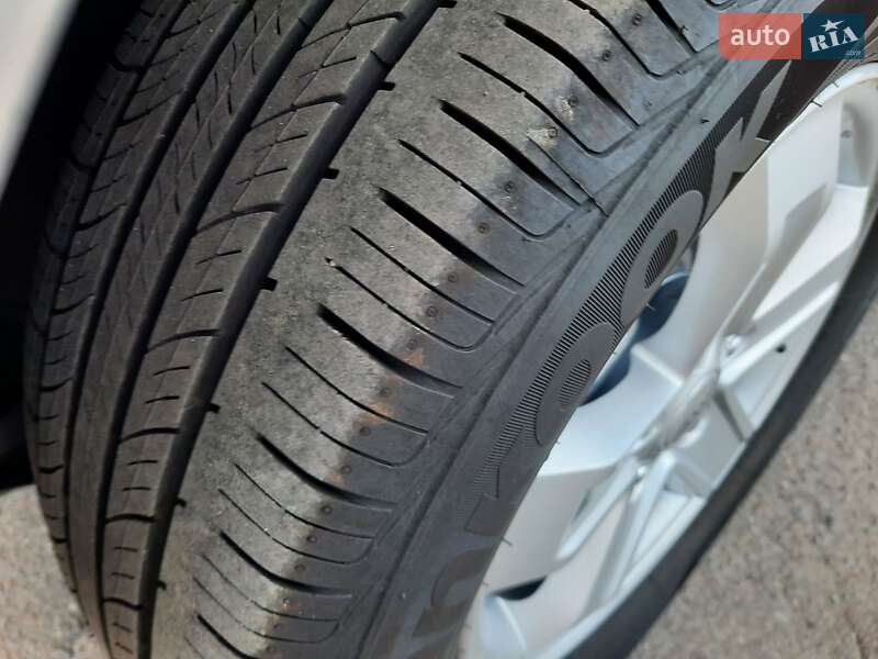 Внедорожник / Кроссовер Kia Sportage 2009 в Полтаве