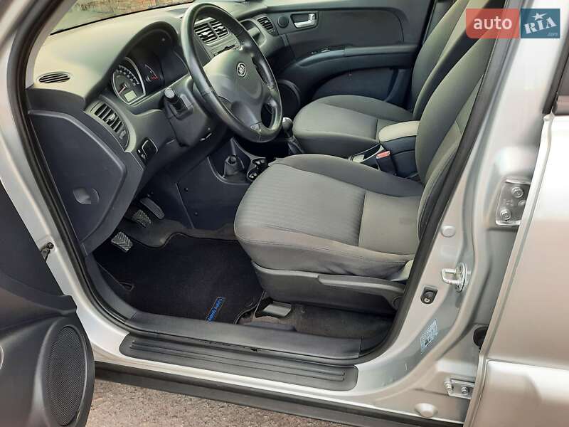 Внедорожник / Кроссовер Kia Sportage 2009 в Полтаве