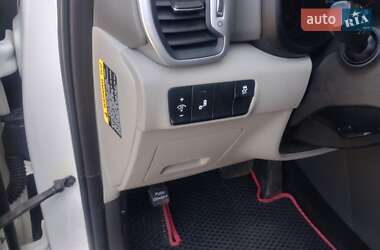 Позашляховик / Кросовер Kia Sportage 2016 в 