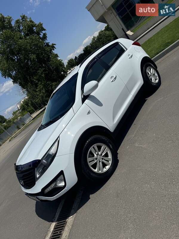 Позашляховик / Кросовер Kia Sportage 2012 в Дніпрі