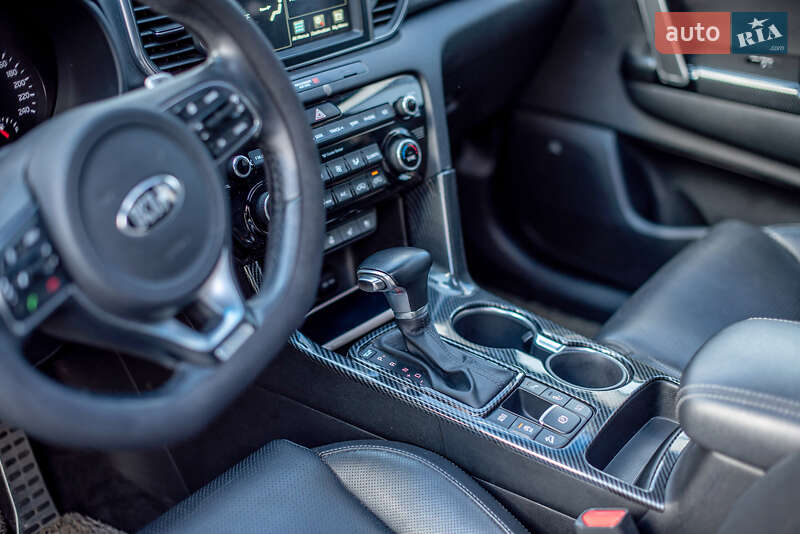 Позашляховик / Кросовер Kia Sportage 2016 в Одесі