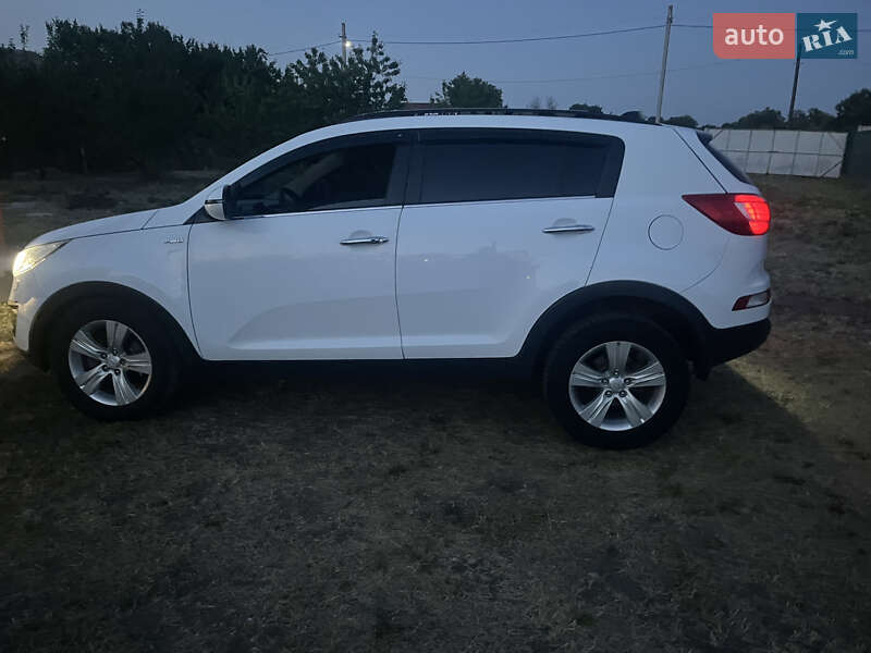 Позашляховик / Кросовер Kia Sportage 2012 в Єланці