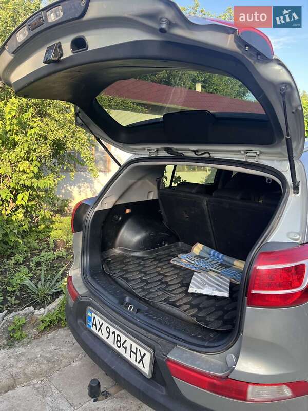 Внедорожник / Кроссовер Kia Sportage 2012 в Краснограде