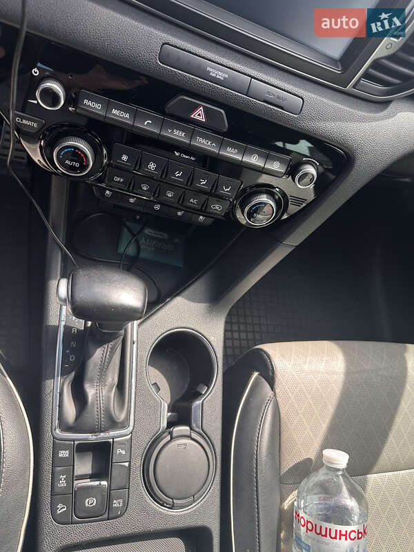 Позашляховик / Кросовер Kia Sportage 2016 в Києві